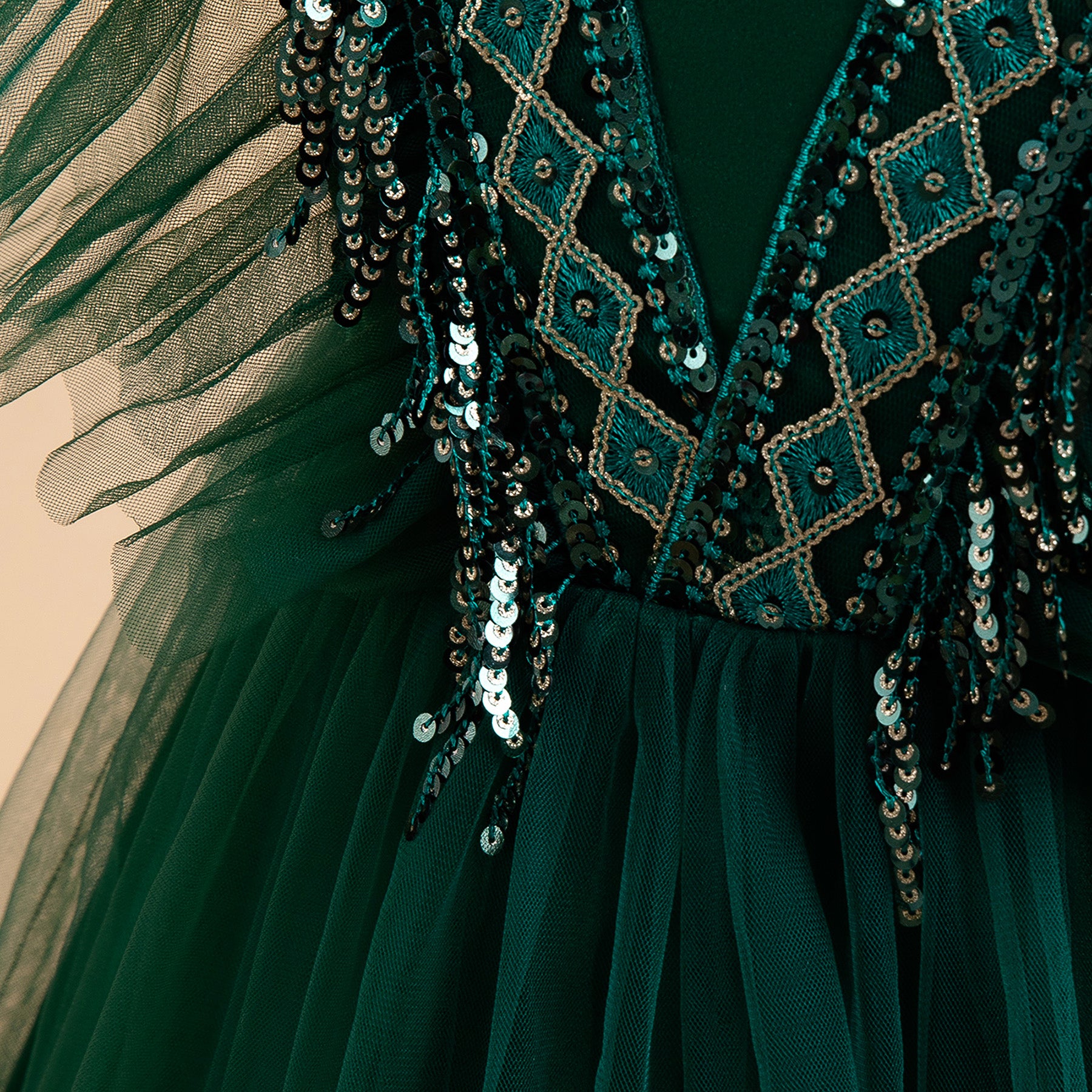 Girls Green Embellished Round Neck Flutter Sleeves Ruffled Balloon Dress