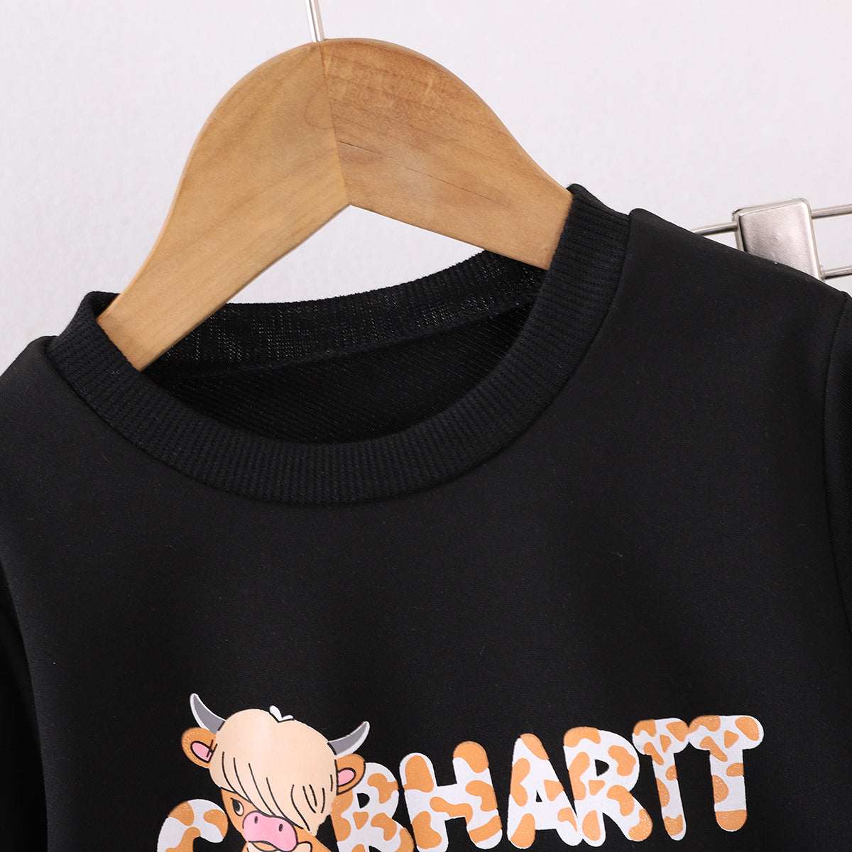 Boys Printed Round Neck Sweatshirt With Jogger