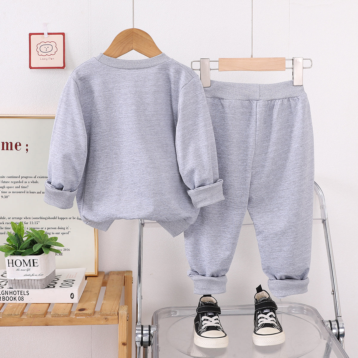 Boys Printed Round Neck Sweatshirt With Jogger
