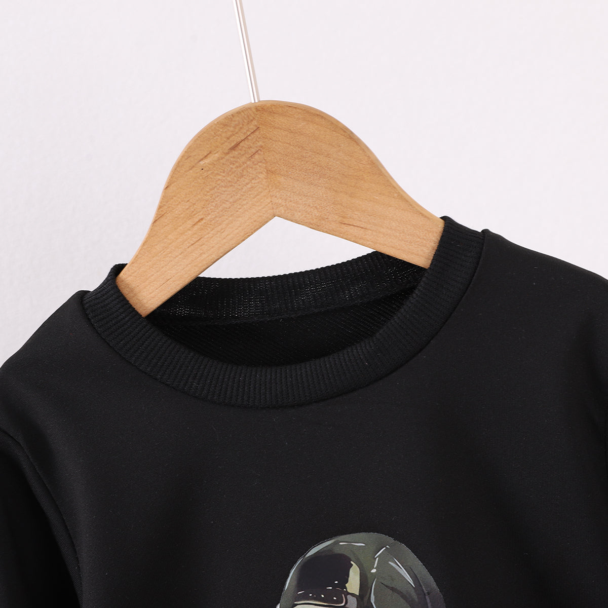 Boys Printed Round Neck Sweatshirt With Jogger