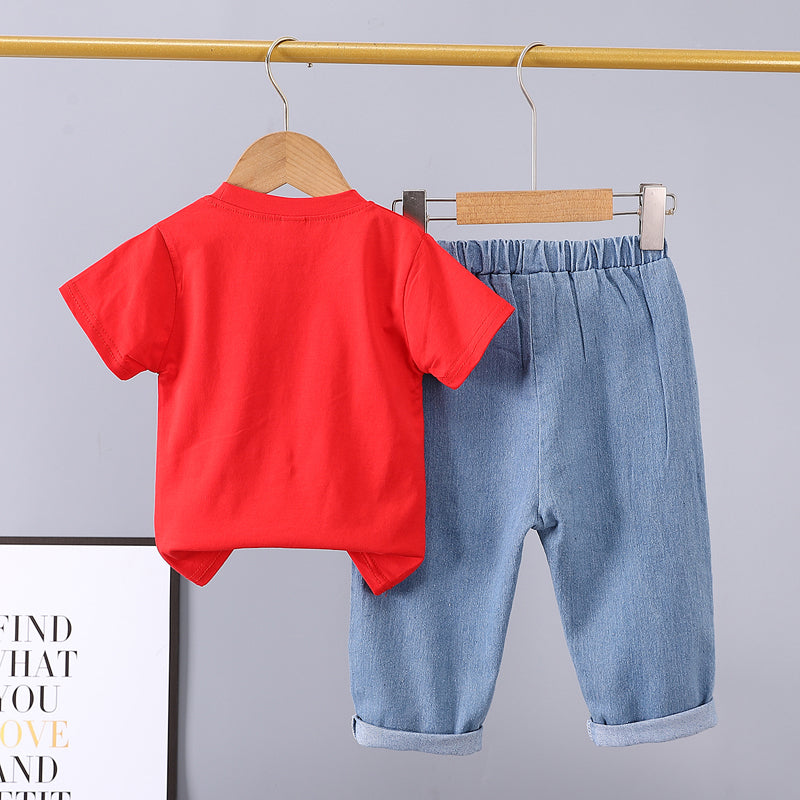 Boys Printed Round Neck T-shirt With Trousers