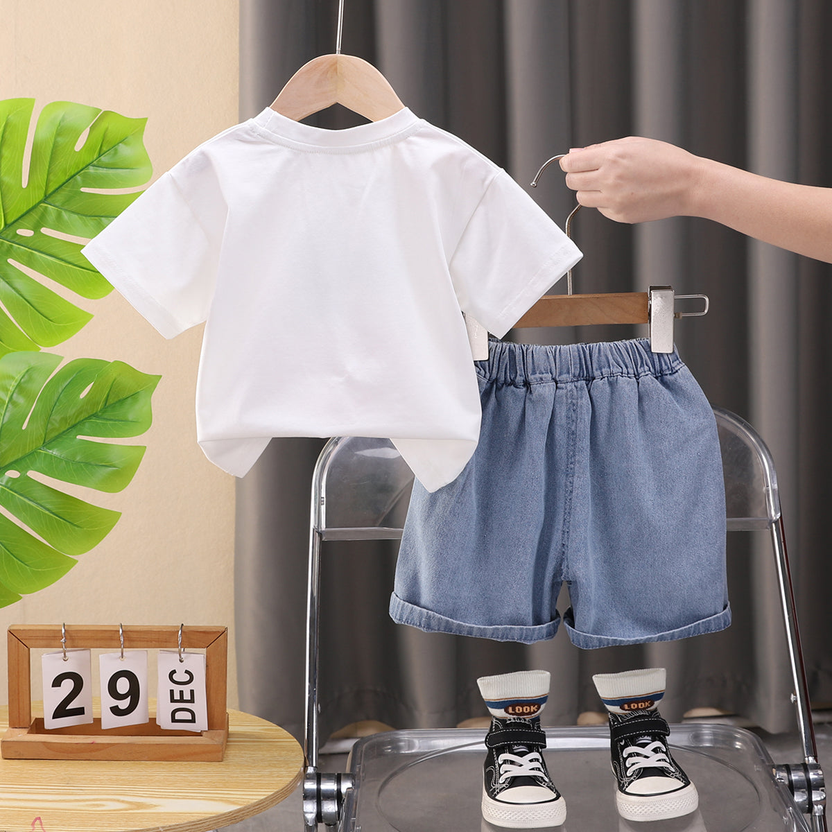 Boys Printed Round Neck T-shirt With Shorts