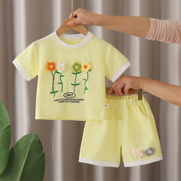 Girls Floral Printed Round Neck T-shirt With Shorts