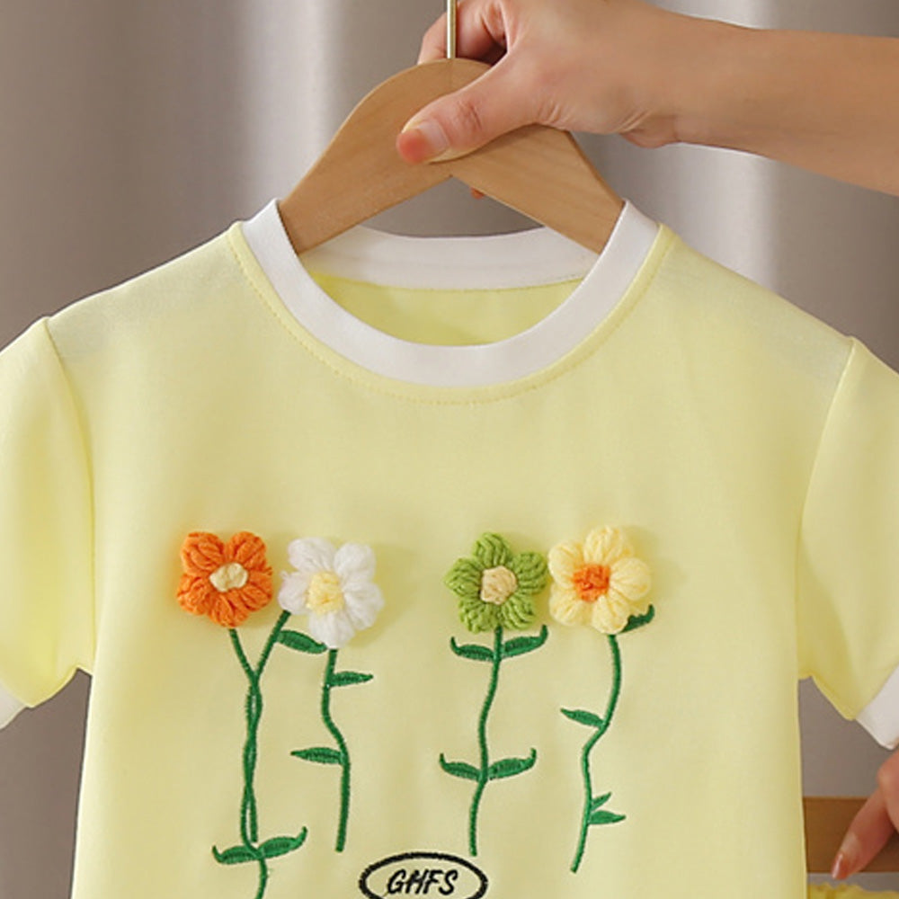 Girls Floral Printed Round Neck T-shirt With Shorts