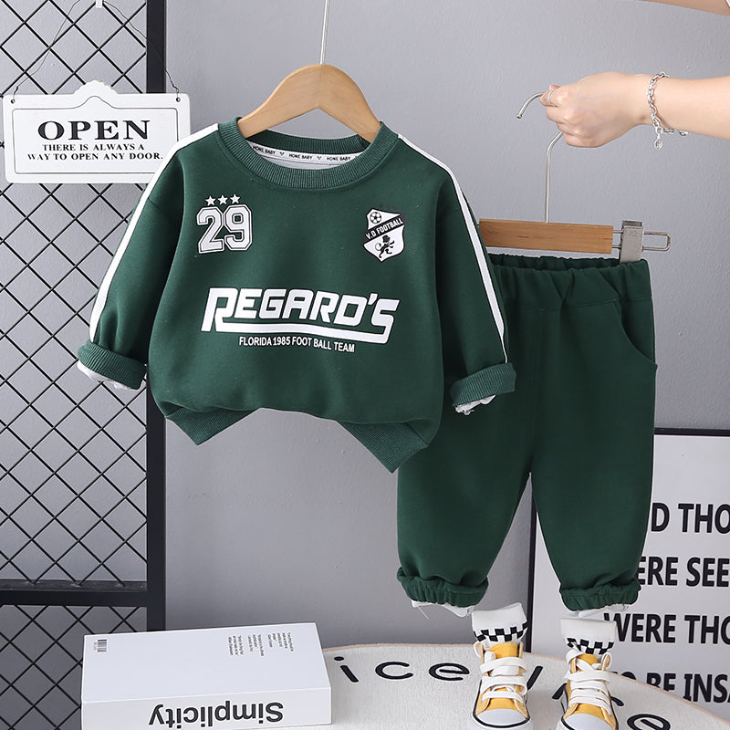 Boys Printed T-shirt With Trousers