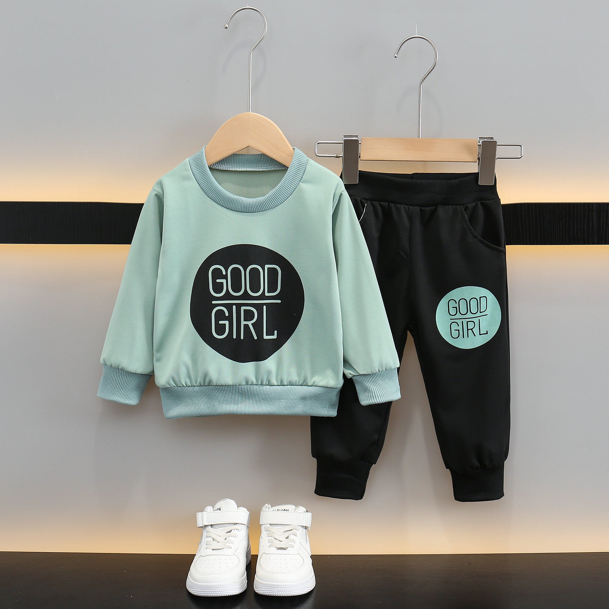 Boys Green & Black Typography Printed T-shirt with Trousers