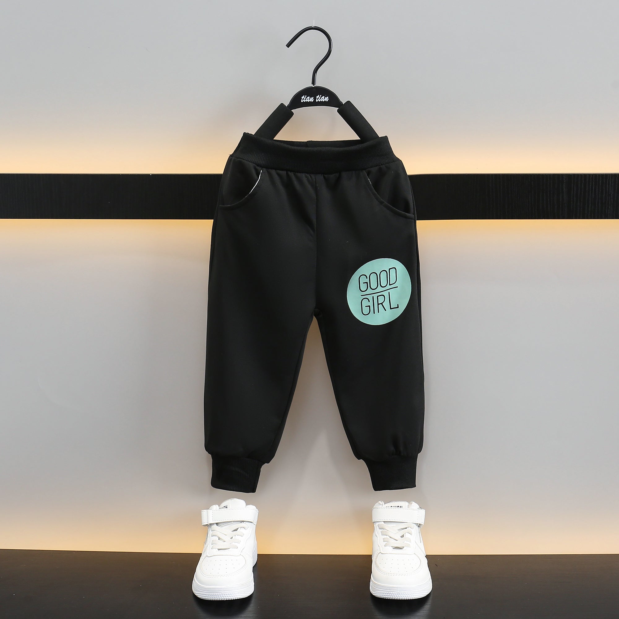 Boys Green & Black Typography Printed T-shirt with Trousers