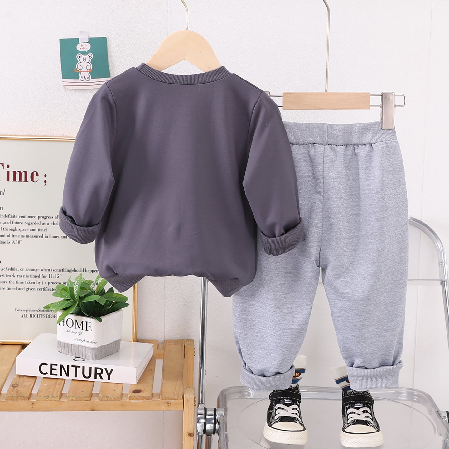 Boys Printed Round Neck Long Sleeves Sweatshirt With Jogger