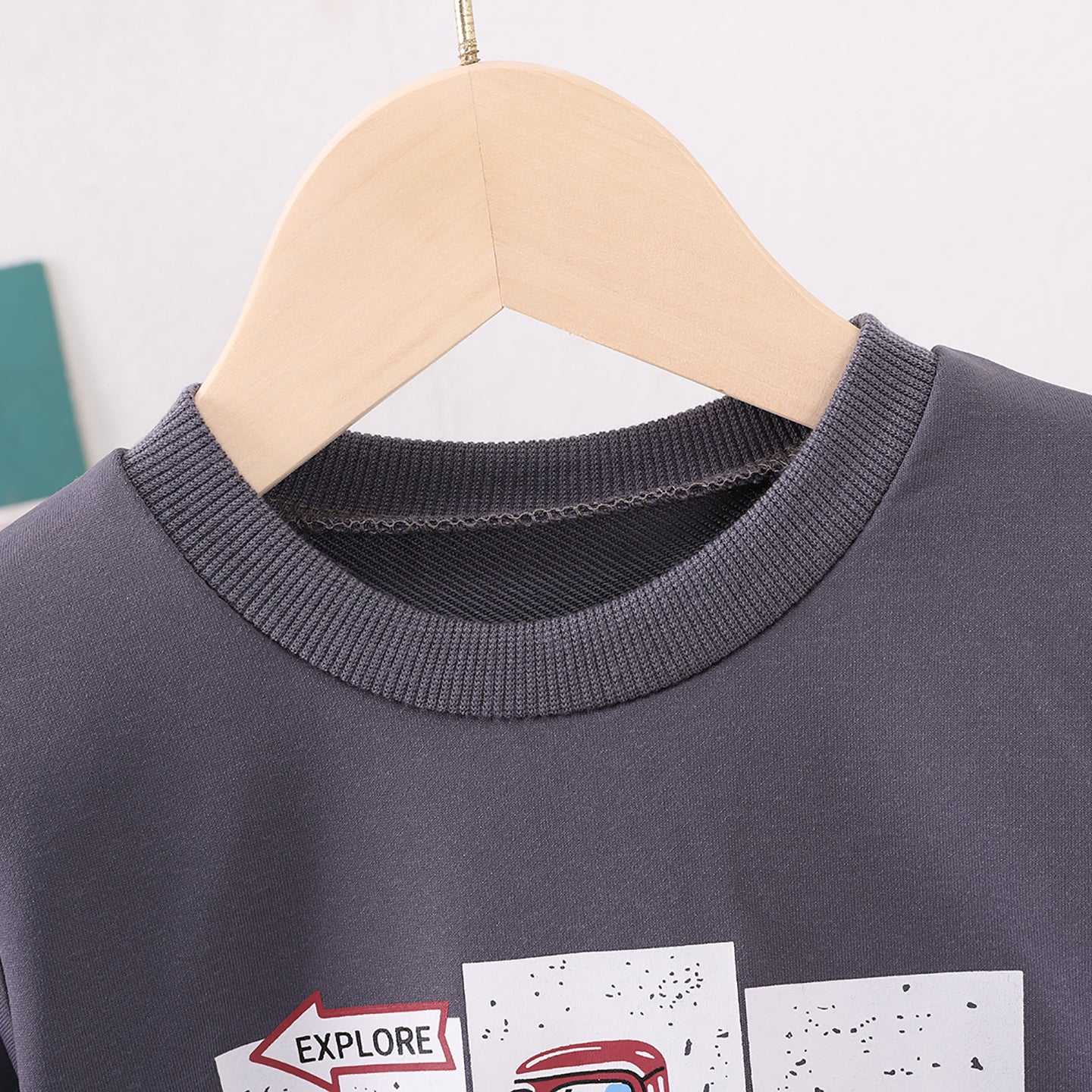 Boys Printed Round Neck Long Sleeves Sweatshirt With Jogger