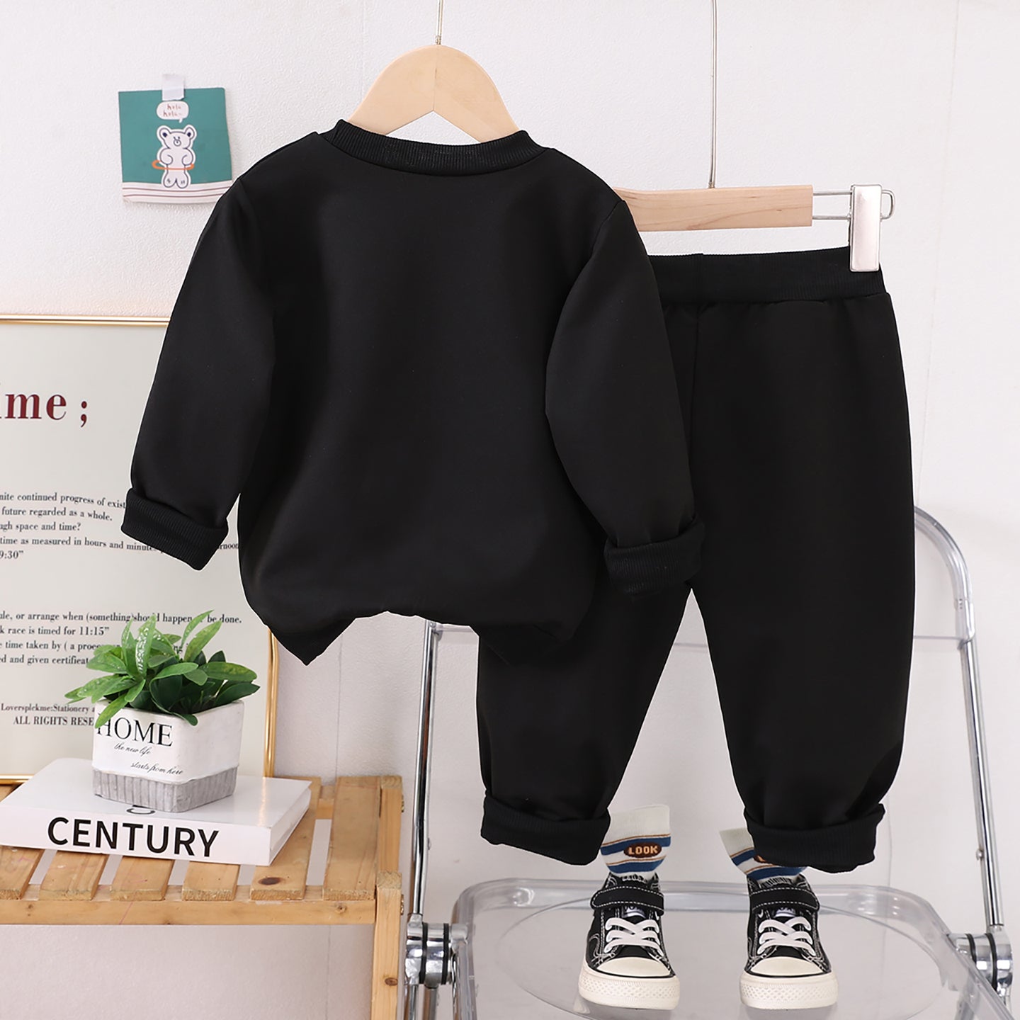 Boys Printed Round Neck Long Sleeves Sweatshirt With Jogger
