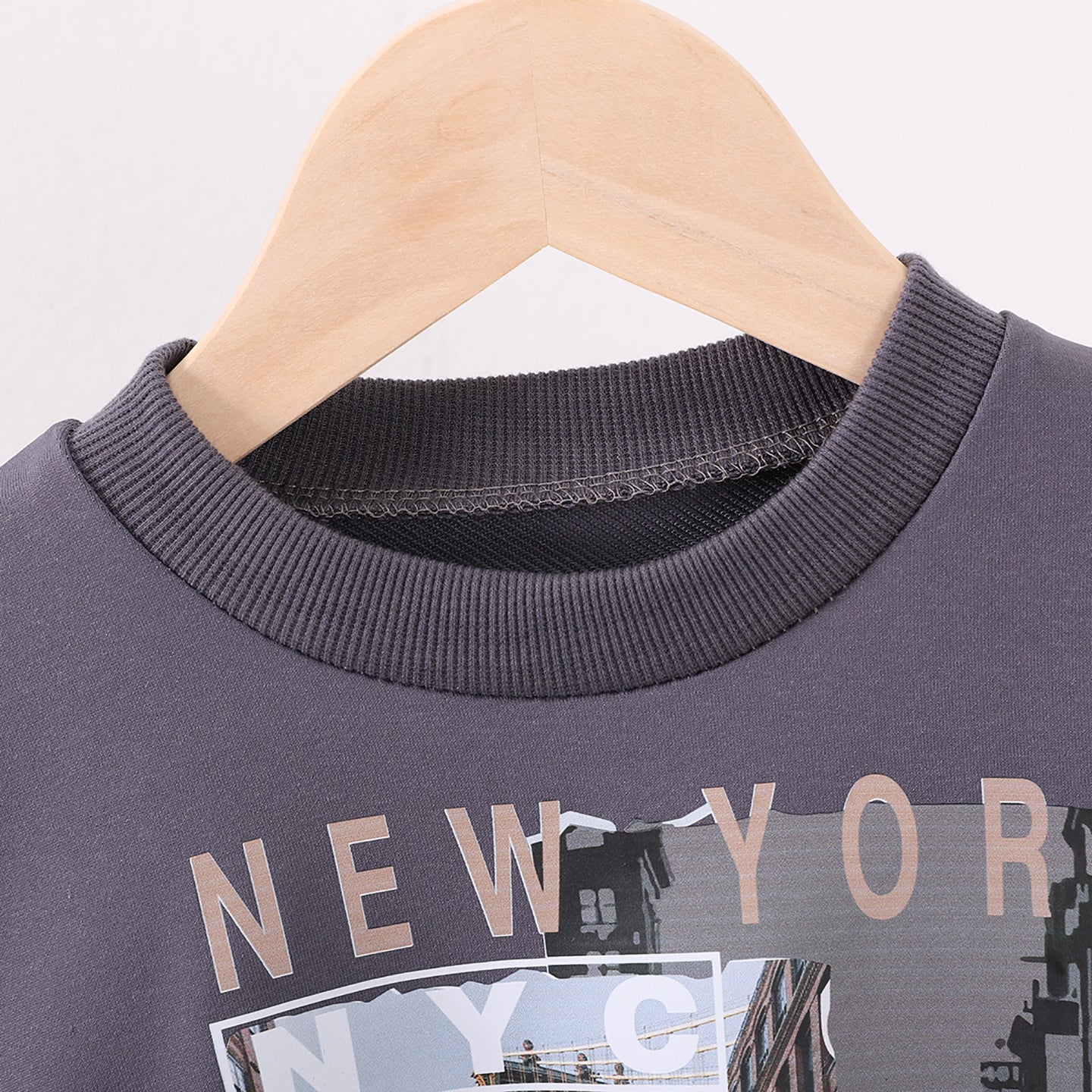 Boys Printed Round Neck Long Sleeves Sweatshirt With Jogger