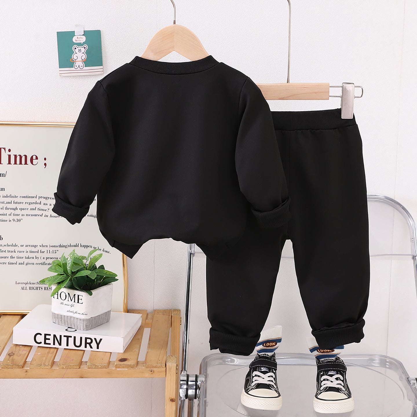 Boys Printed Round Neck Long Sleeves Sweatshirt With Jogger