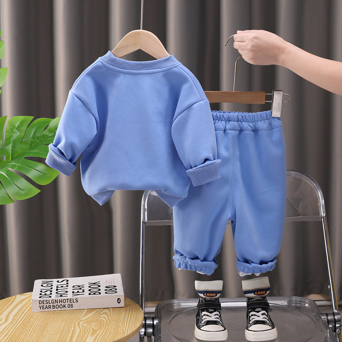 Boys Printed T-shirt With Trousers