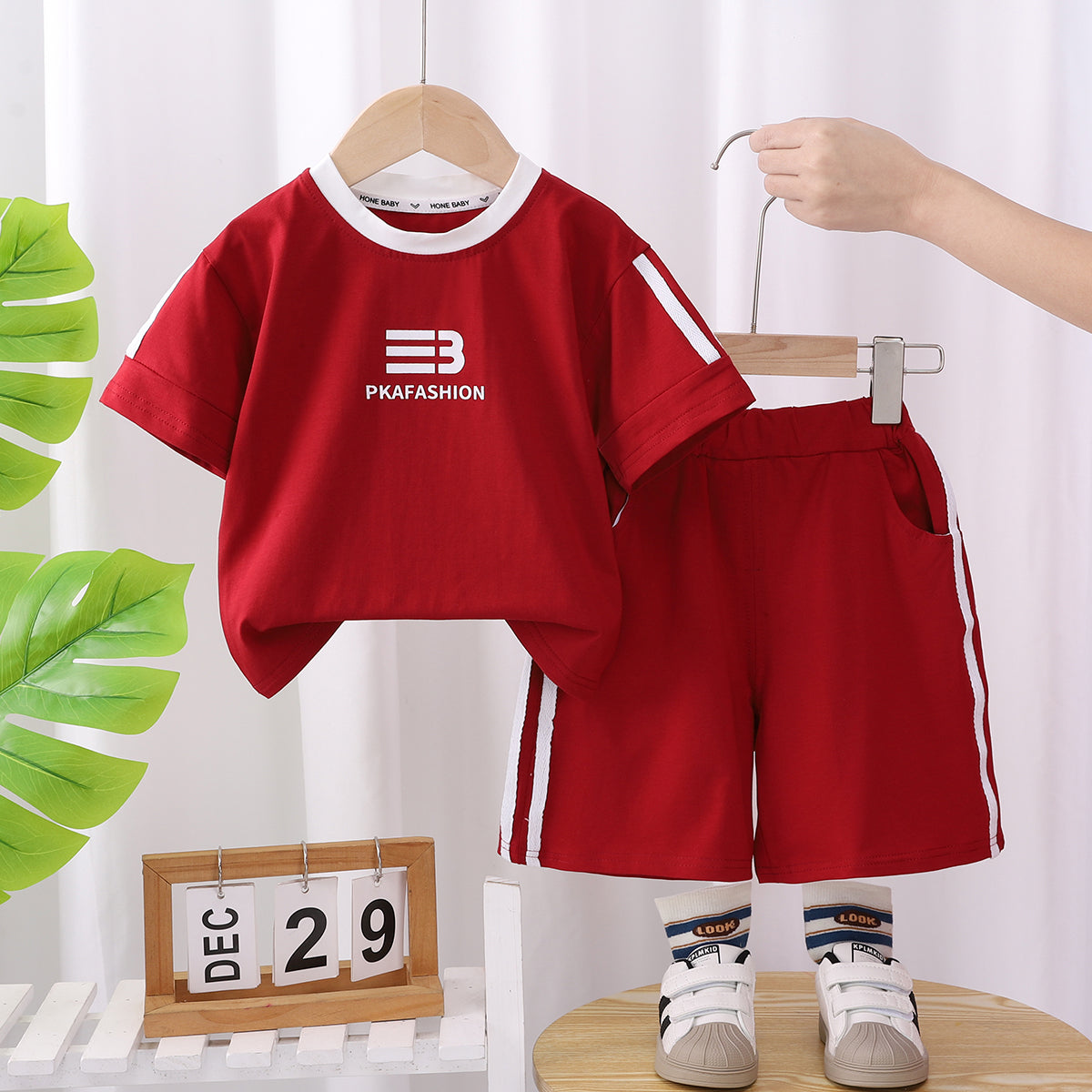 Boys Typography Printed Round Neck T-shirt With Shorts