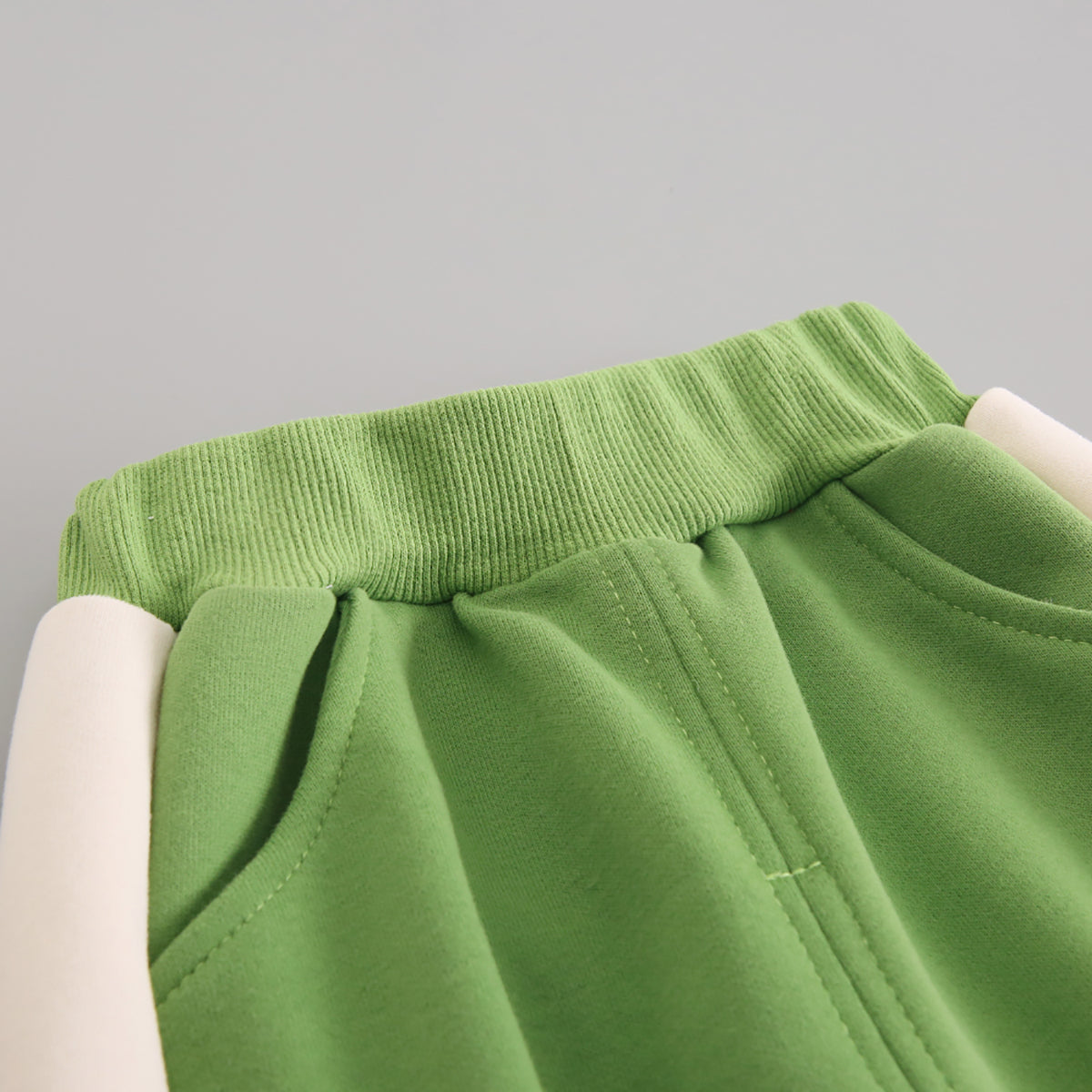 Boys Colourblocked Round Neck Sweatshirt With Jogger