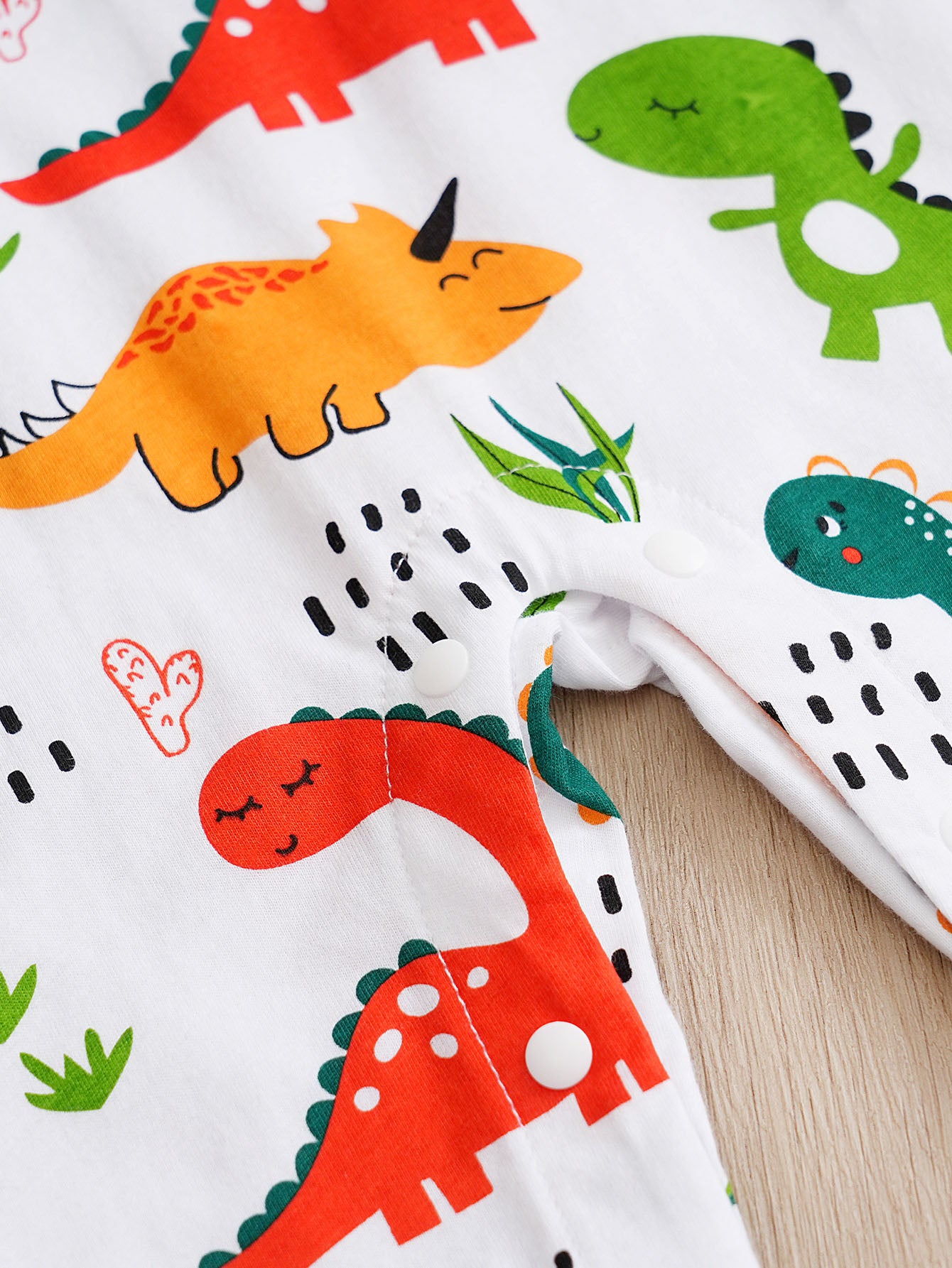 Infants Green Conversational Printed Pure Cotton Rompers