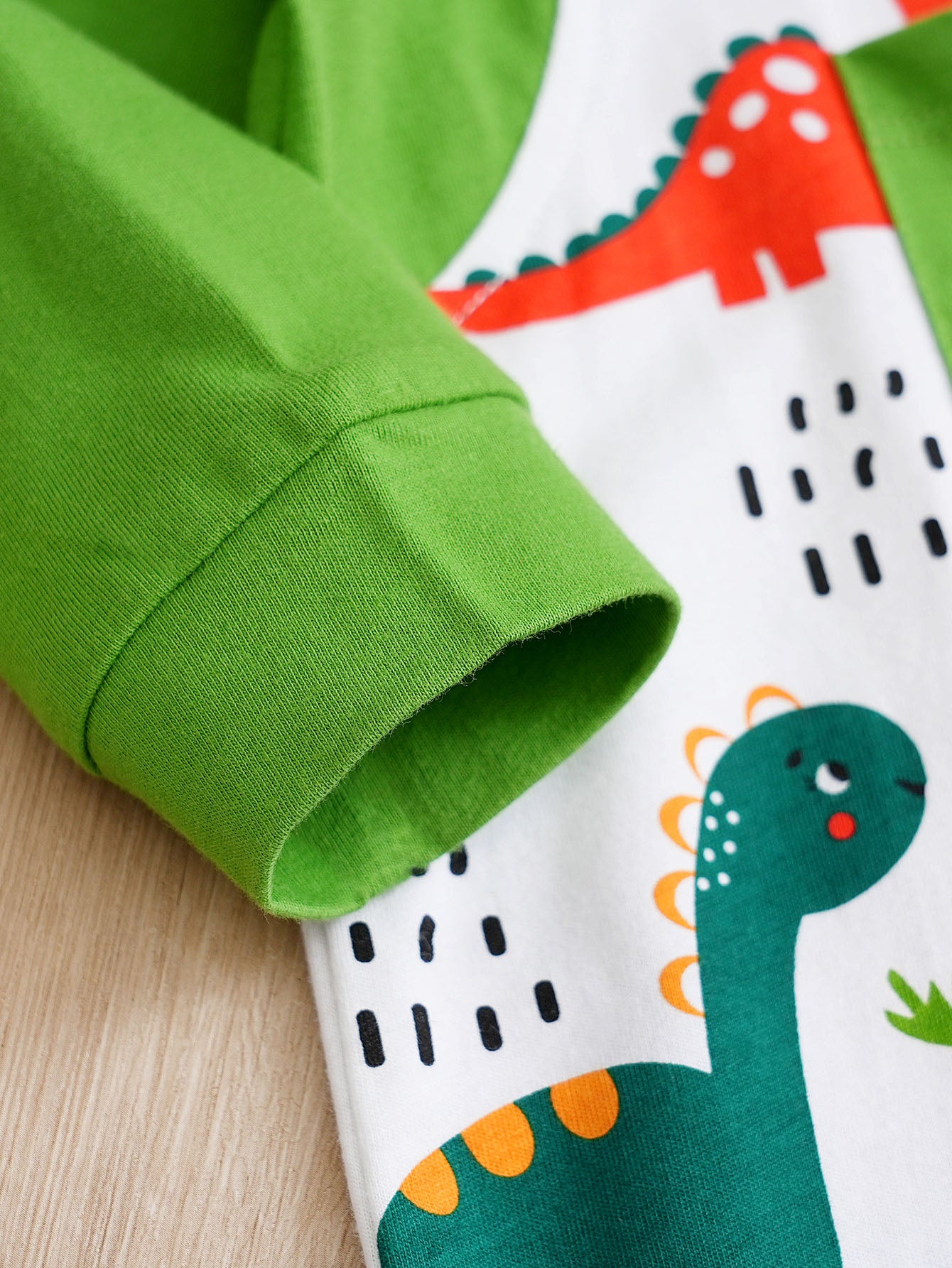 Infants Green Conversational Printed Pure Cotton Rompers