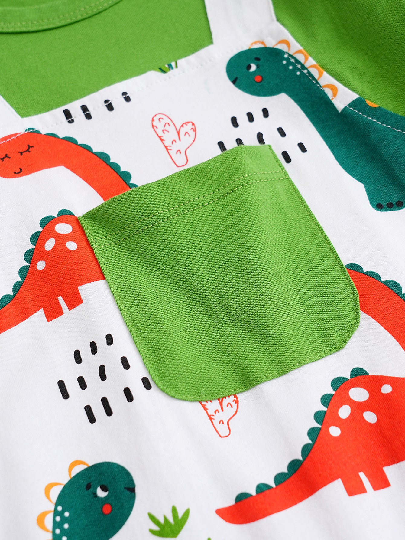 Infants Green Conversational Printed Pure Cotton Rompers