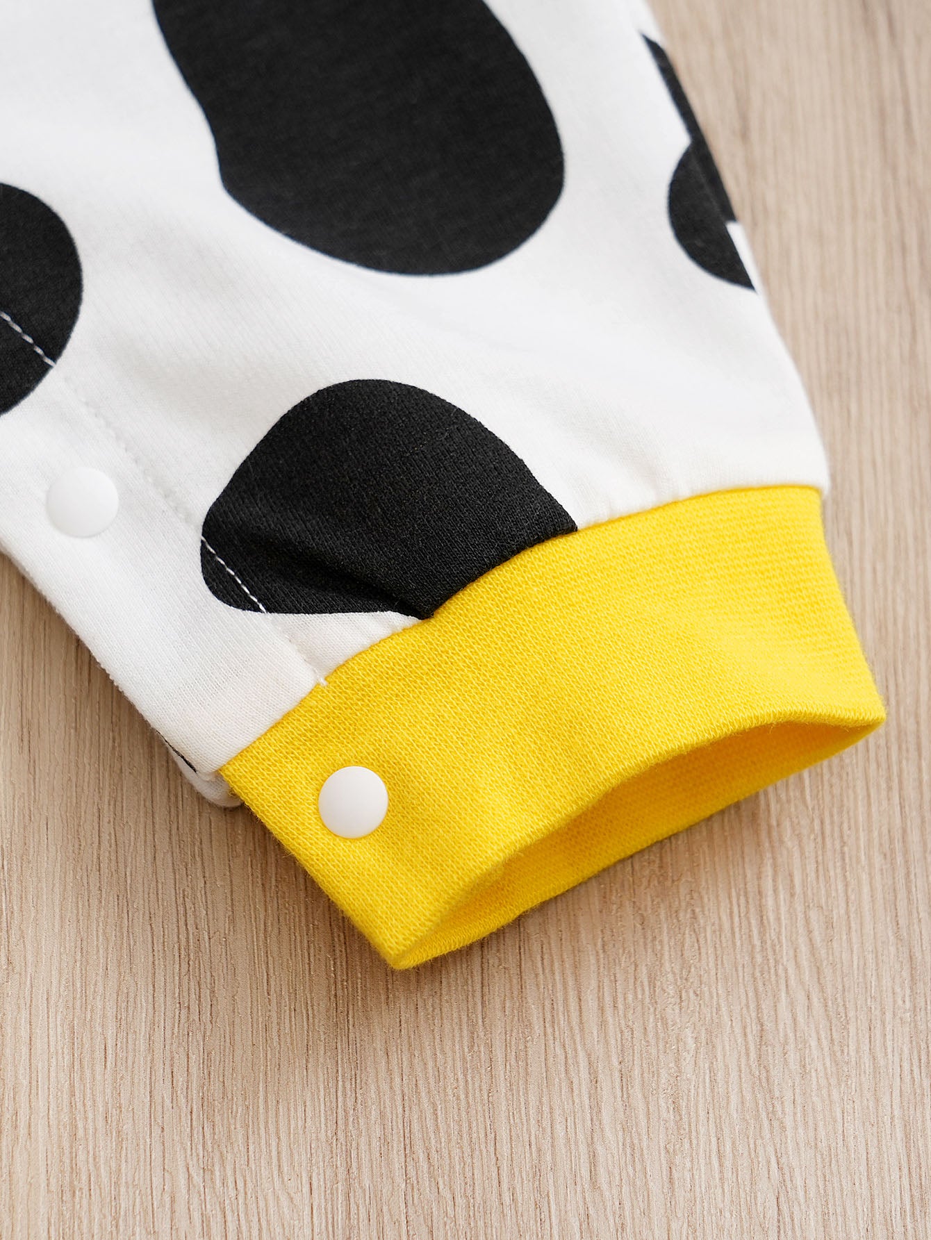 Infants Kids White & Black Printed Cotton Rompers