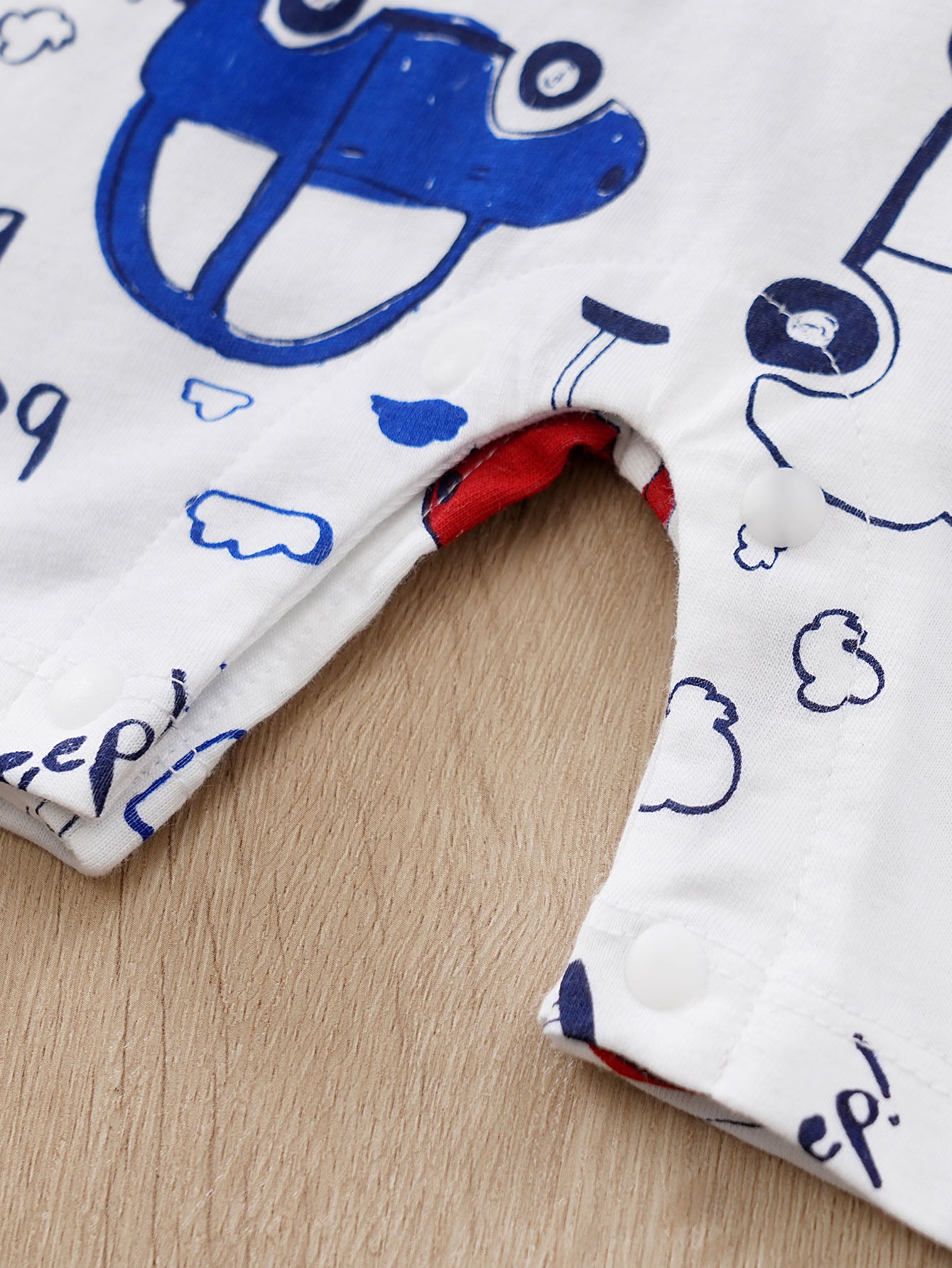 Infant Boys White Conversational Printed Pure Cotton Rompers