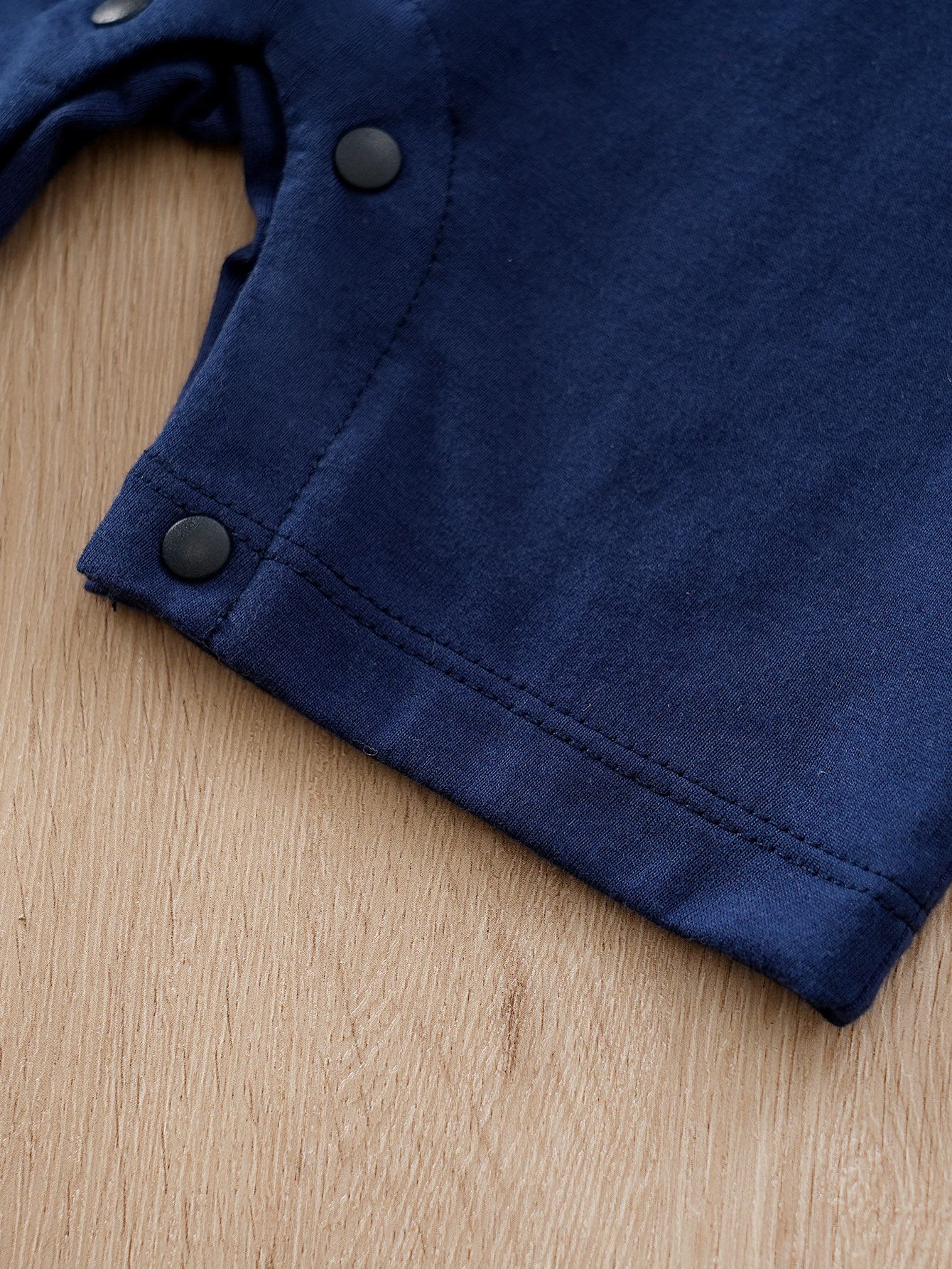 Infants Navy Blue Printed Pure Cotton Romper
