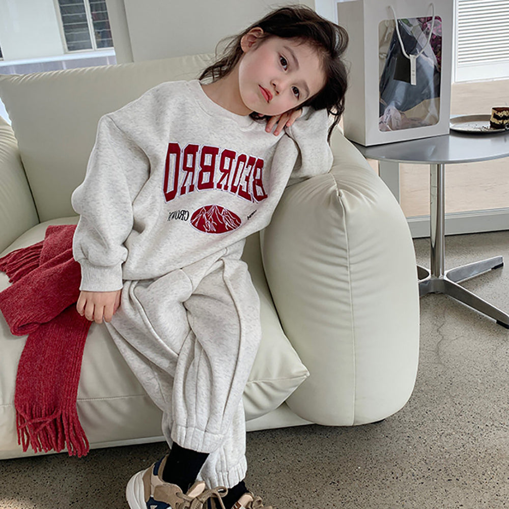 Girls Printed Round Neck Long Sleeves Sweatshirt With Jogger