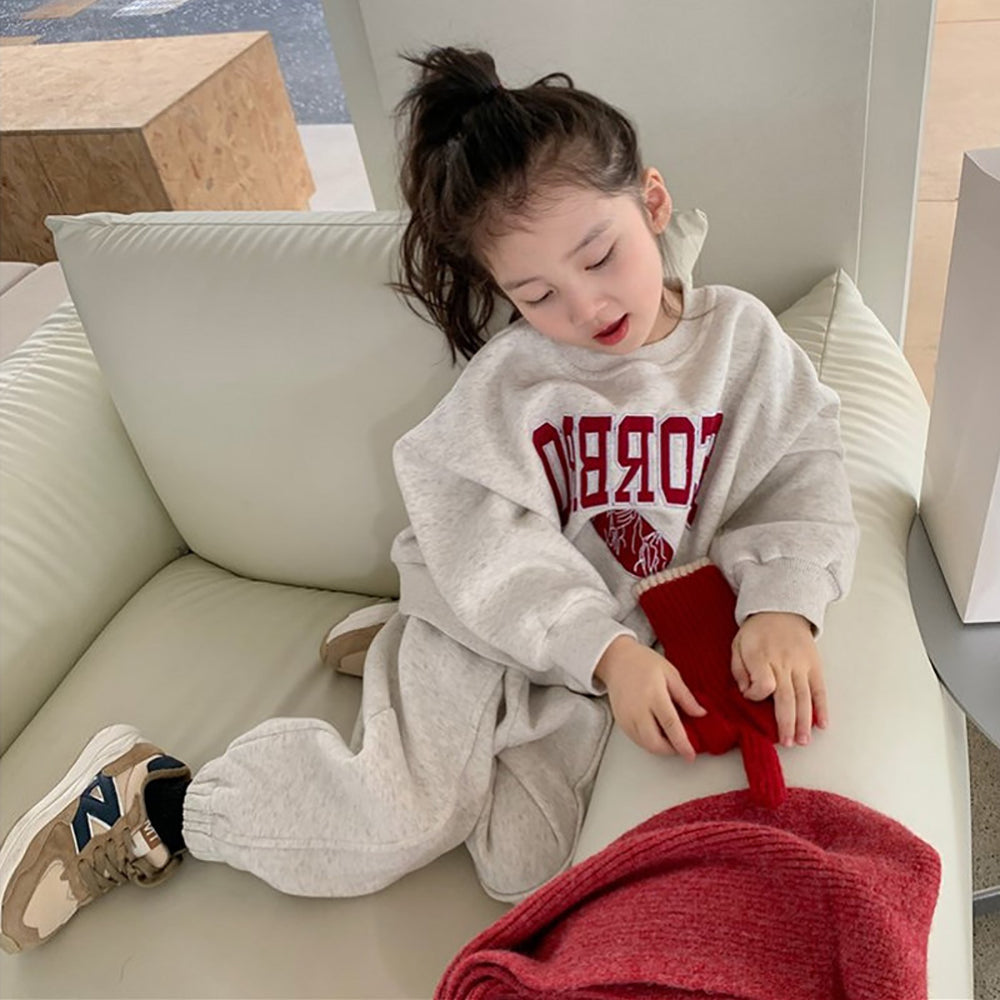 Girls Printed Round Neck Long Sleeves Sweatshirt With Jogger