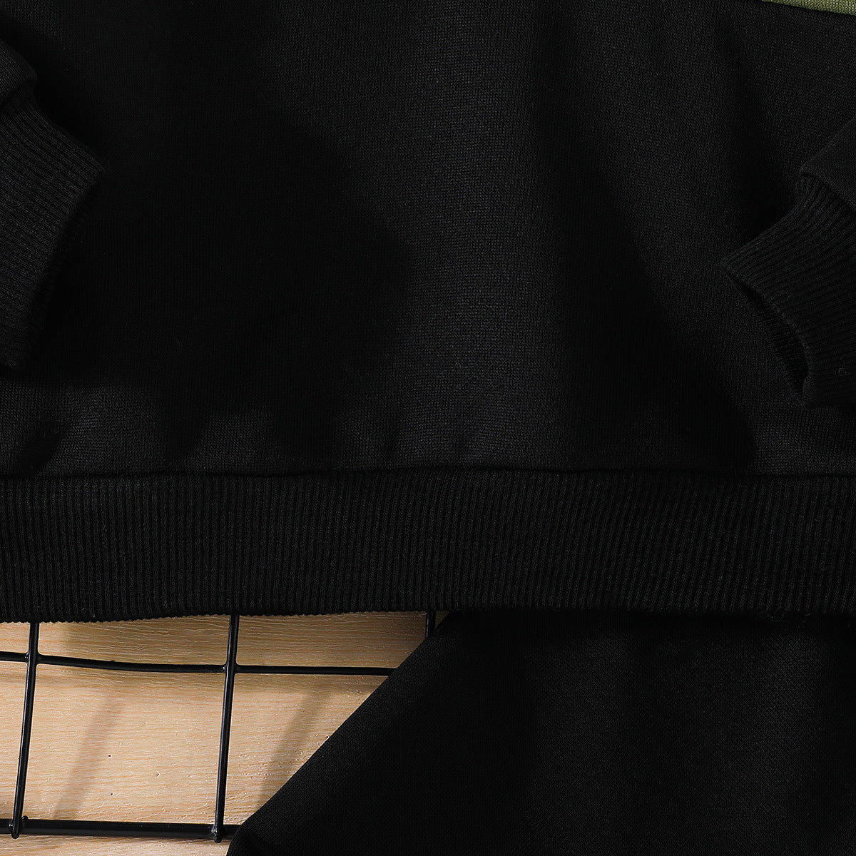Boys Green & Black Colourblocked Sweatshirt With Pyjamas