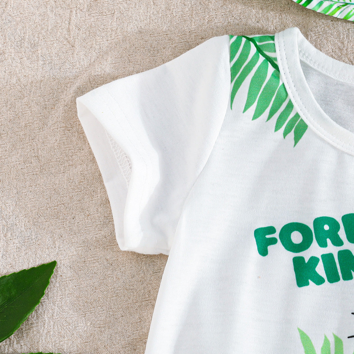 Boys Printed Round Neck T-shirt With Shorts