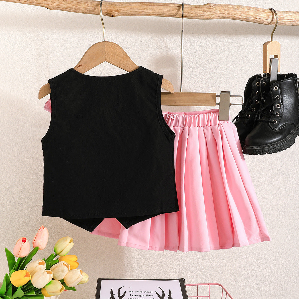 Girls Sleeveless Round Neck Top With Shorts