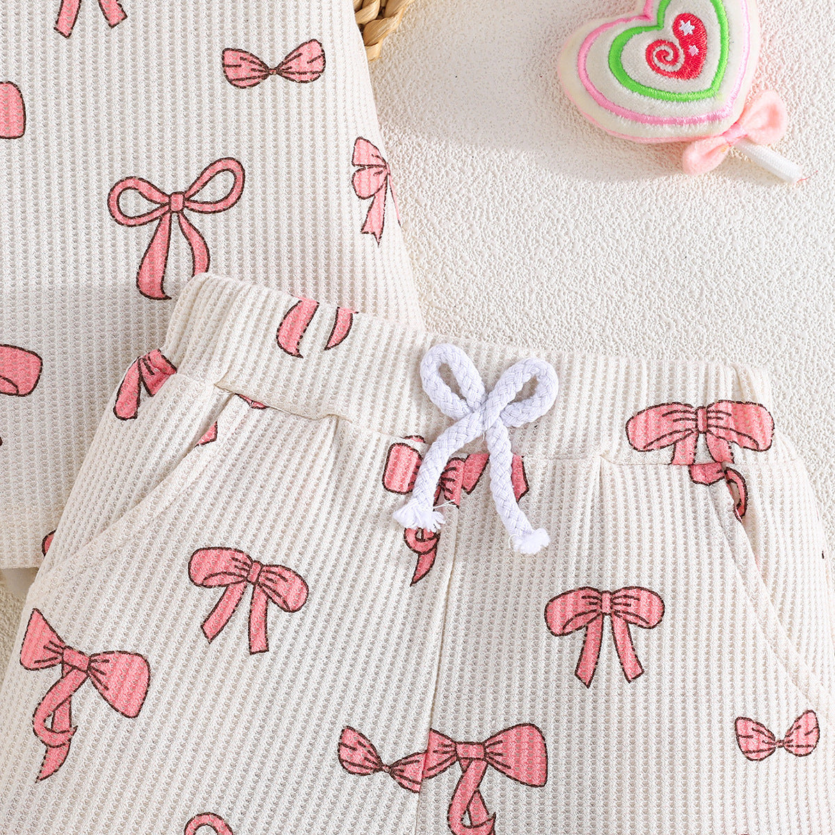 Girls Bow Printed Round Neck T-shirt With Shorts