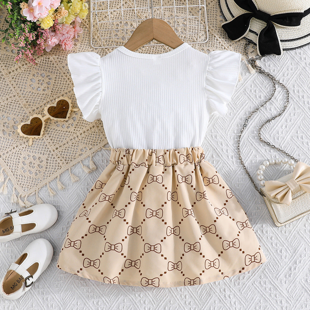 Girls Graphic Printed Round Neck Top With Skirt