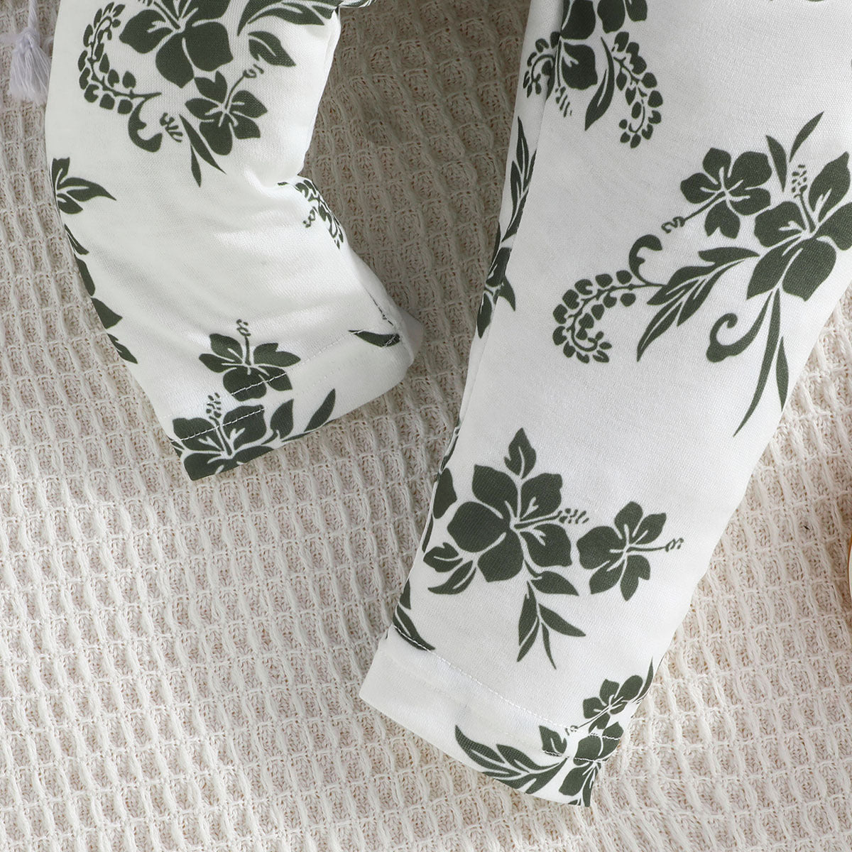 Infants Green & White Floral Printed Pure Cotton Top With Trousers
