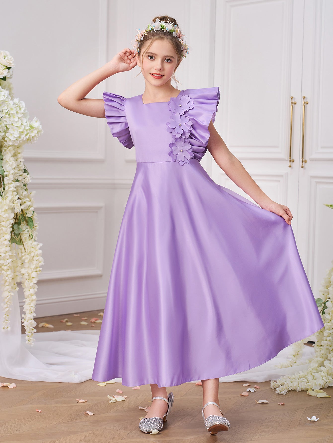 Flared Sleeve Applique A-Line Maxi Dress