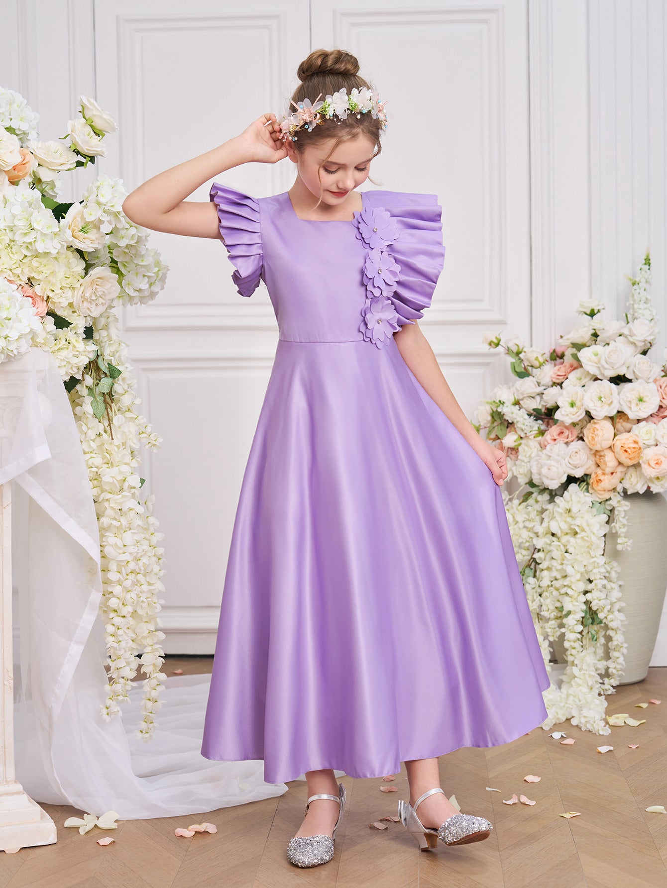 Flared Sleeve Applique A-Line Maxi Dress