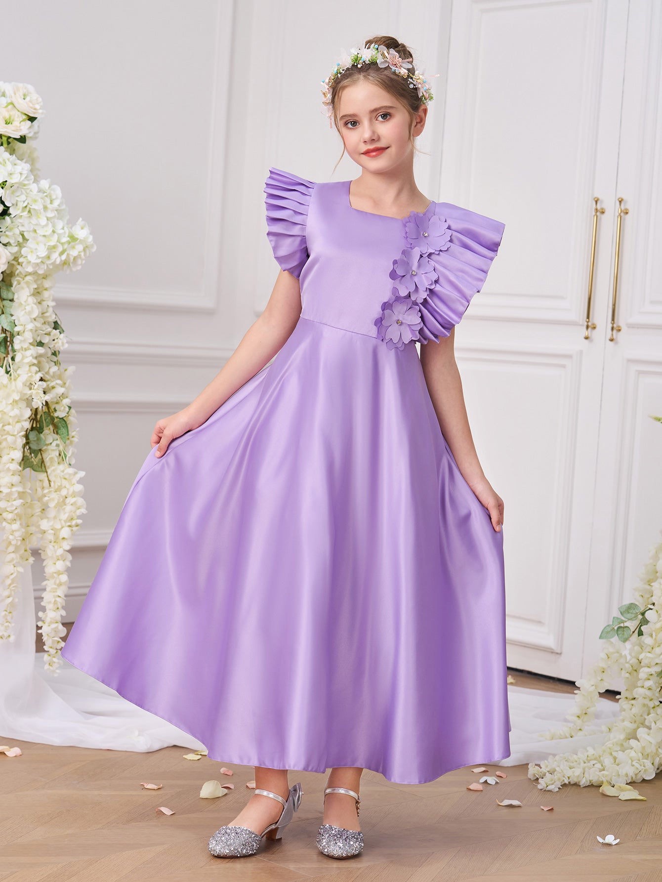 Flared Sleeve Applique A-Line Maxi Dress