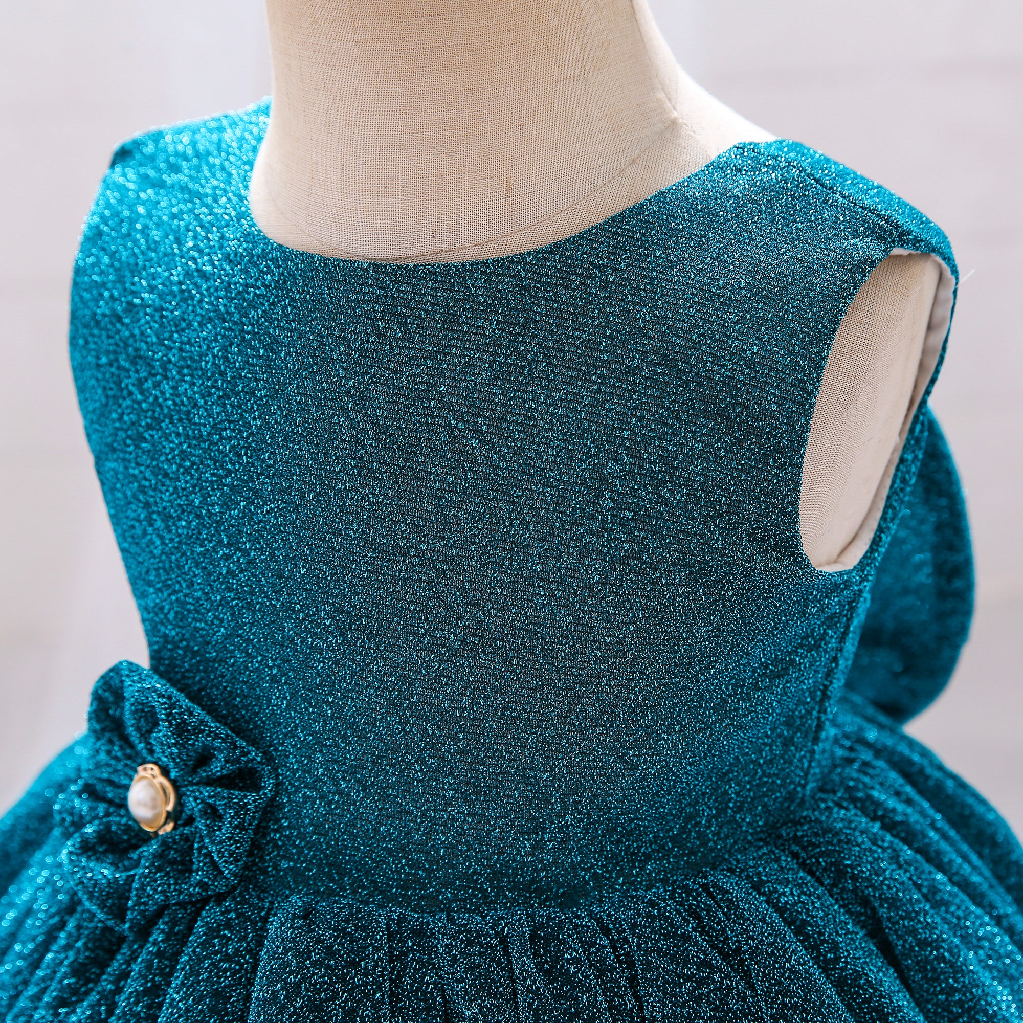 Girls Green Self Design Round Neck Bow Fit & Flare Dress