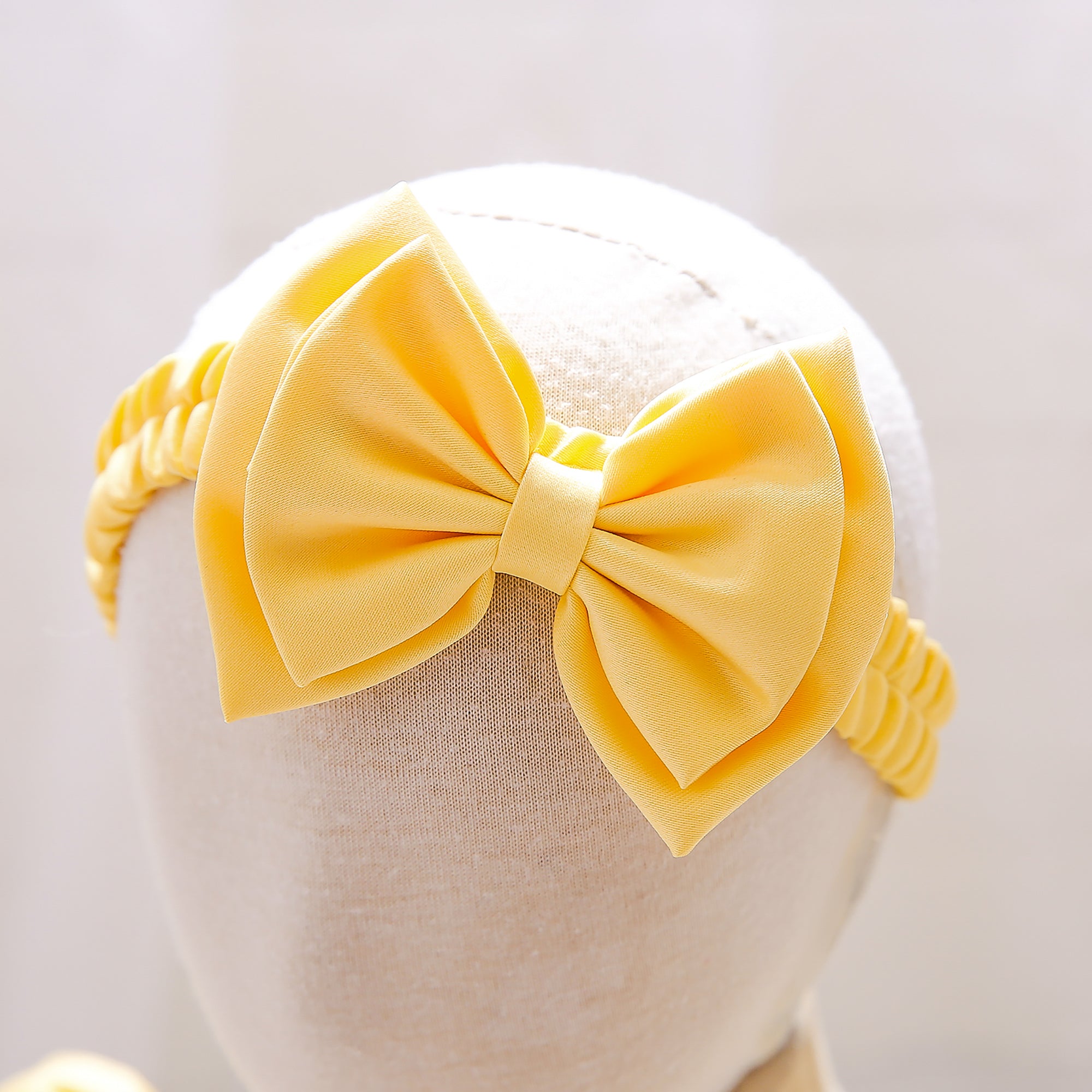 Girls Yellow Puff Sleeves Pleated Balloon Dress with Hairband