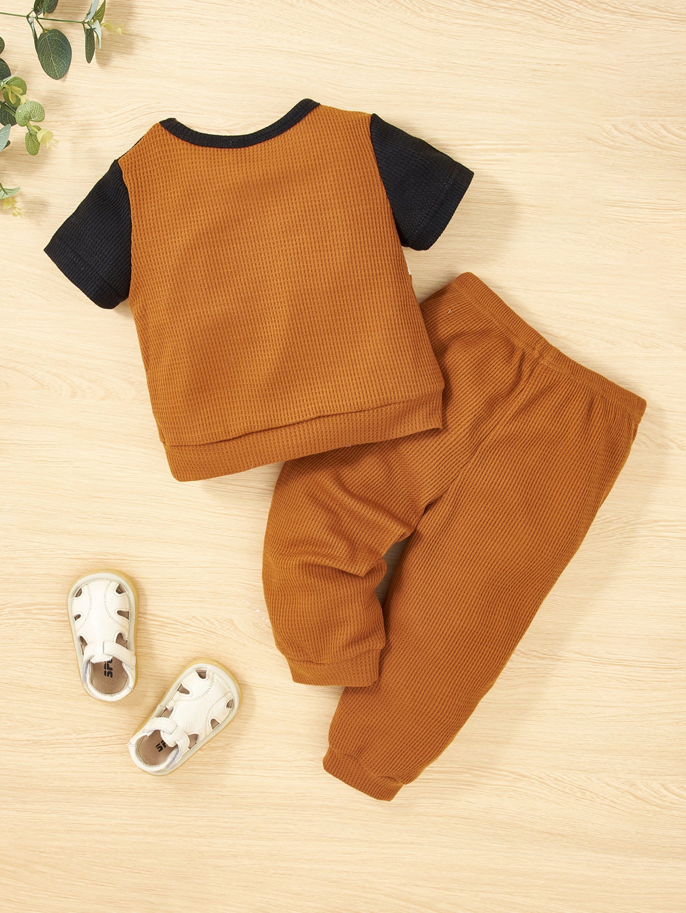 Boys Colourblocked T-shirt with Trousers