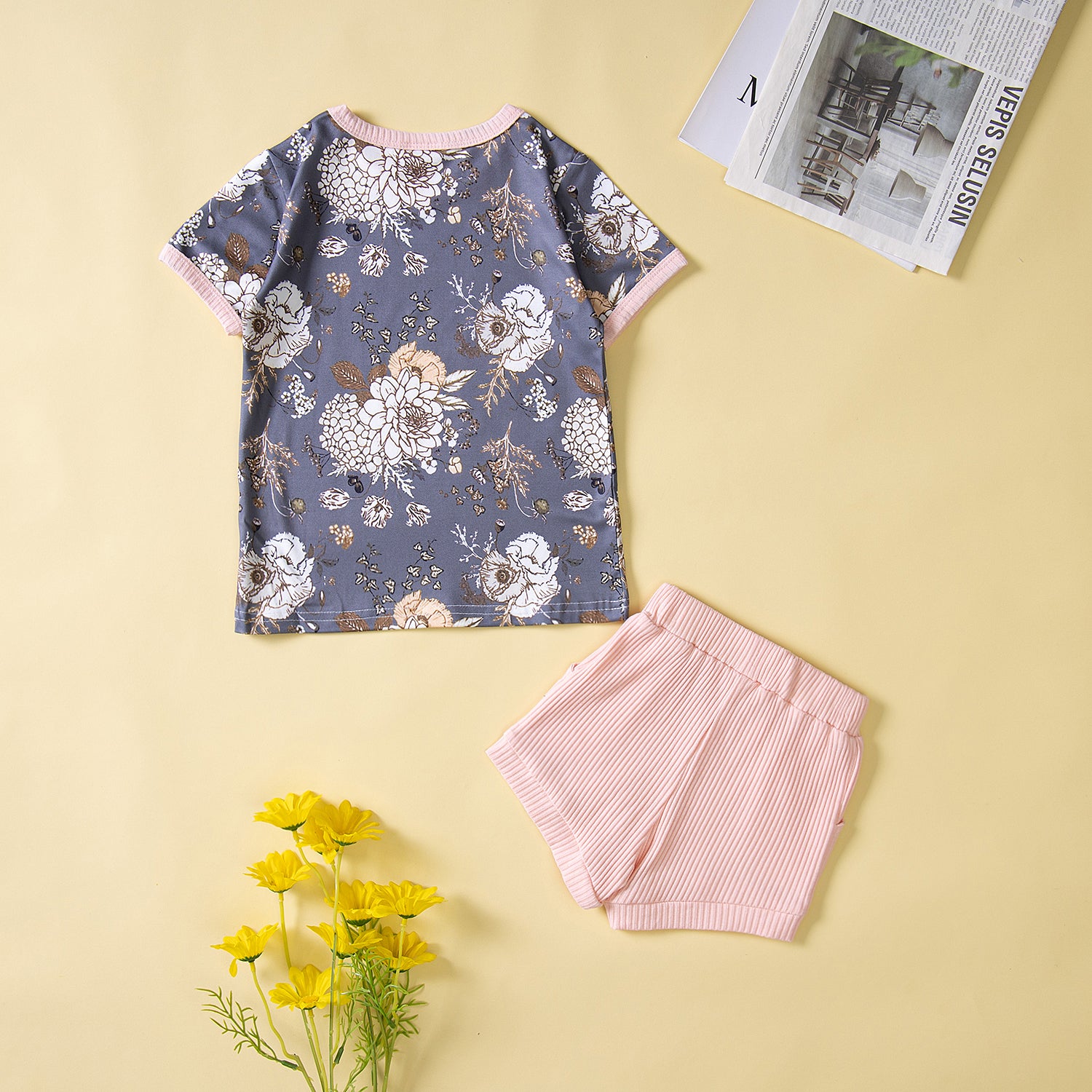 Girls Grey & Pink Printed T-shirt with Shorts