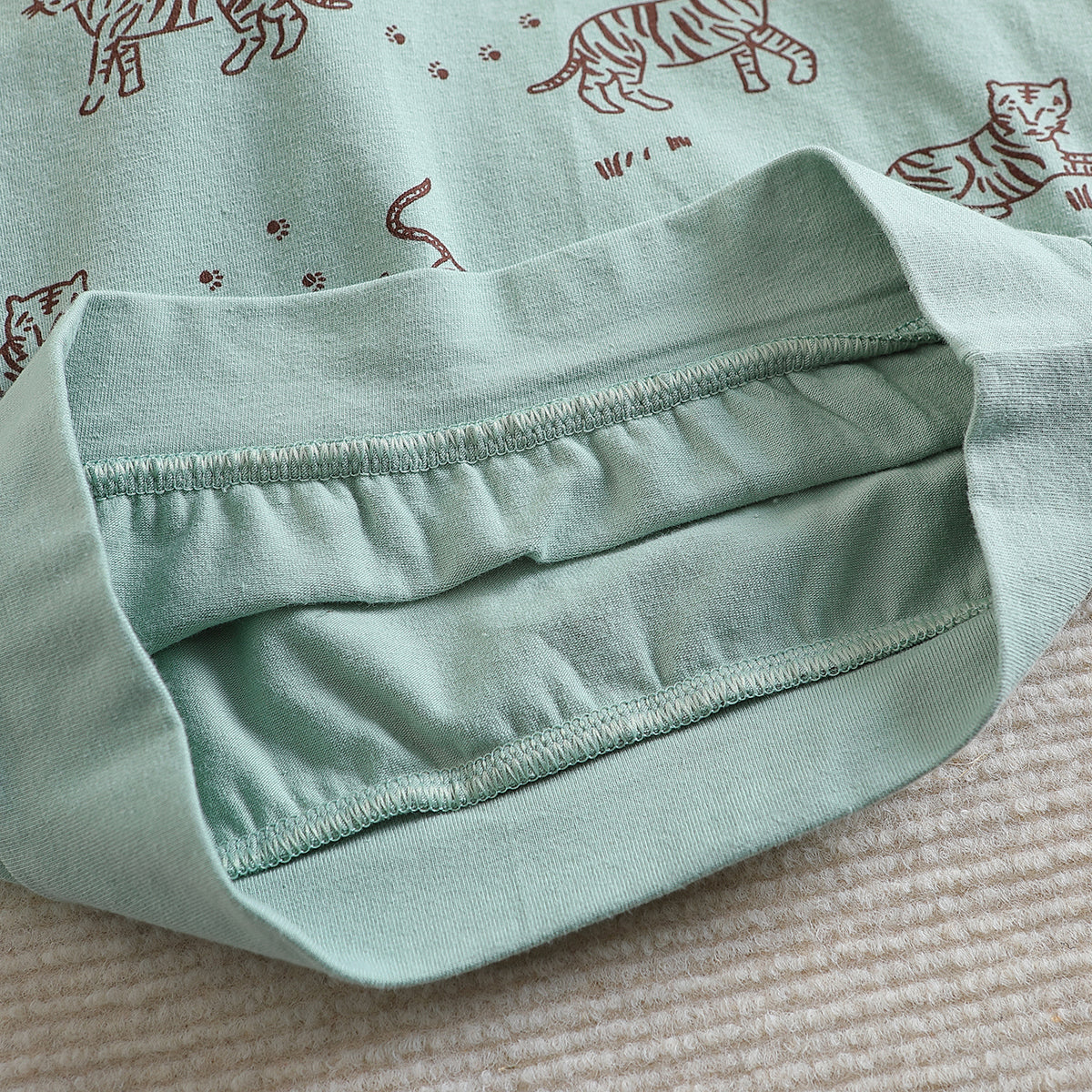 Boys Green Printed T-shirt With Trousers