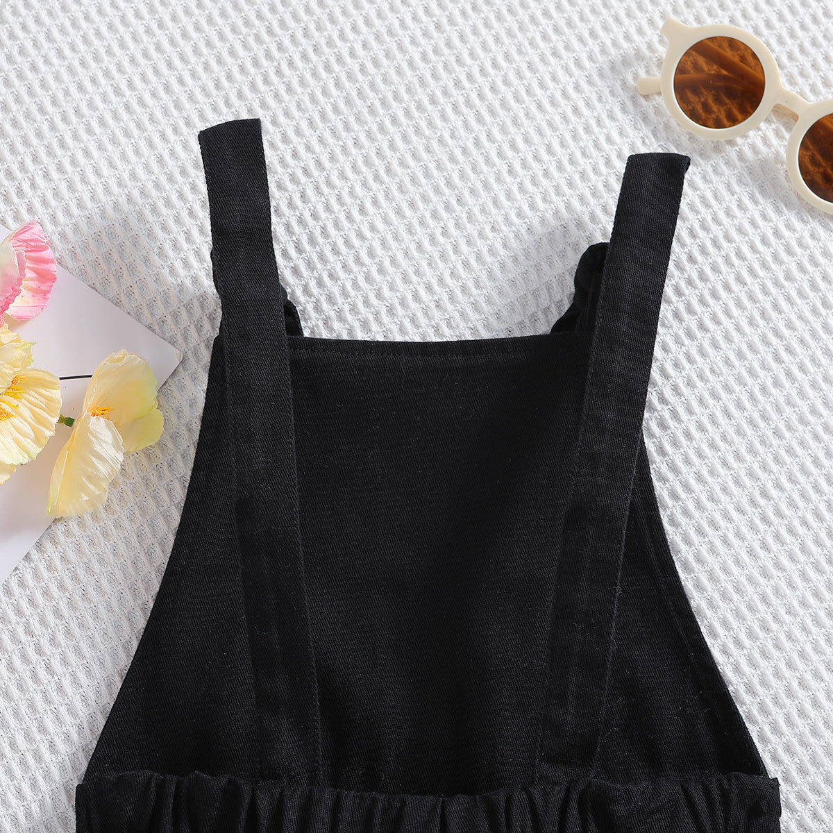 Girls Black Shoulder Straps Sleeveless Ruffled Capri Jumpsuit