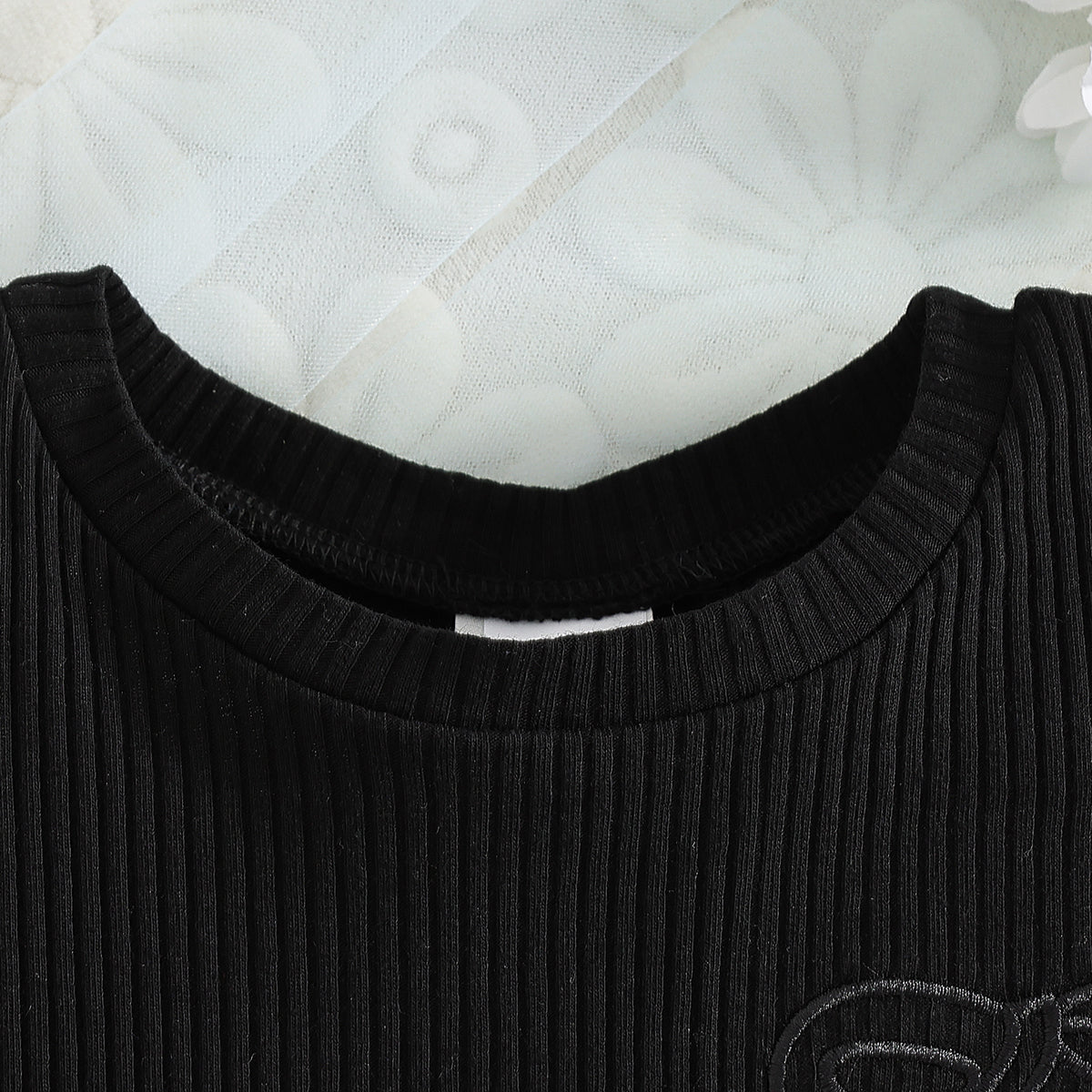 Girls Sleeveless Round Neck Top With Trousers