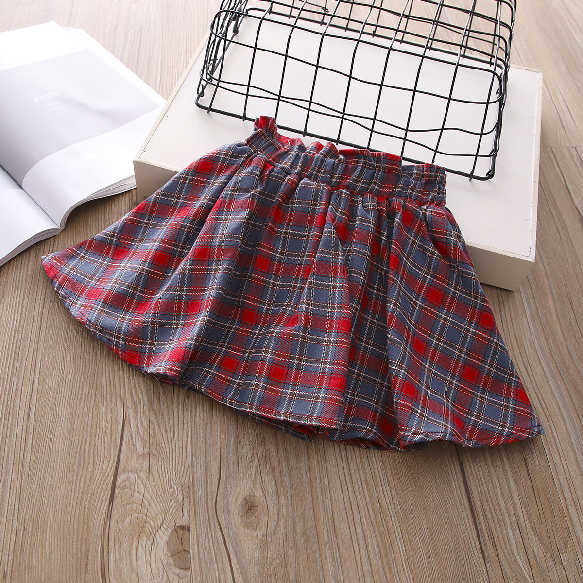Girls Printed Round Neck T-shirt With Skirt
