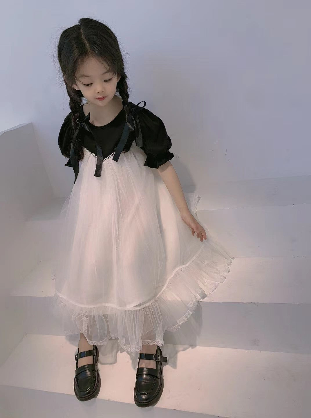 Girls Colourblocked Round Neck Gathered or Pleated Cotton A-Line Dress