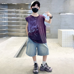 Boys Typography Printed T-shirt With Shorts