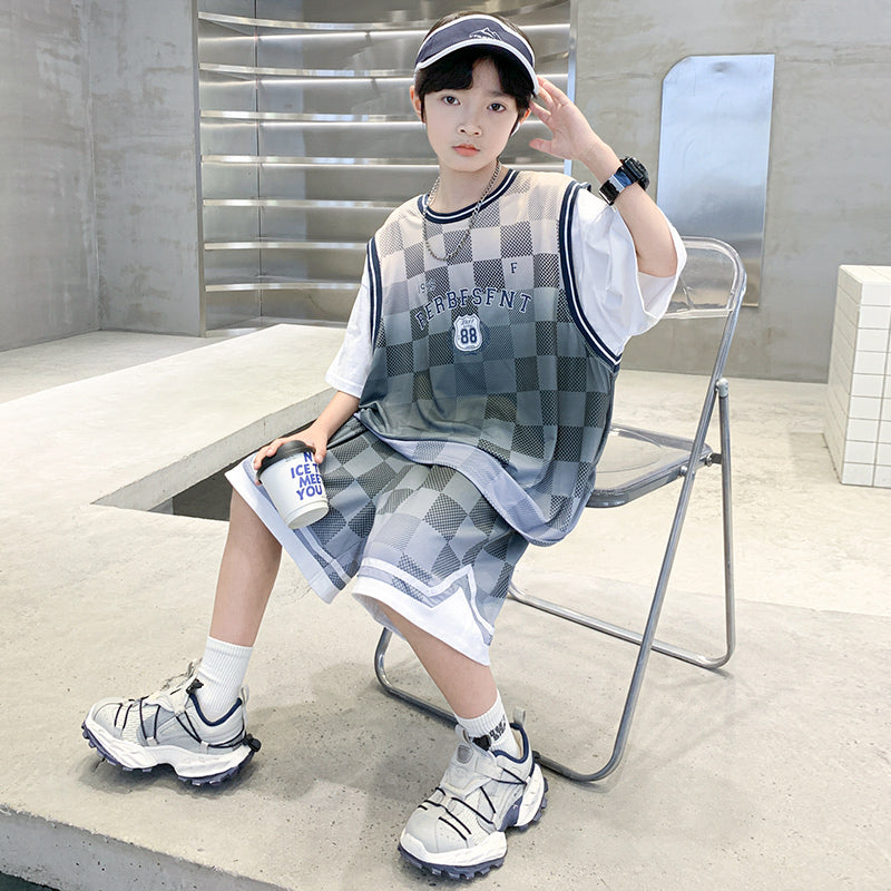Boys Printed T-shirt With Shorts