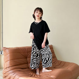 Girls Round Neck Pure Cotton T-shirt With Trousers