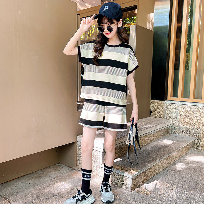 Girls Striped Round Neck Top With Shorts
