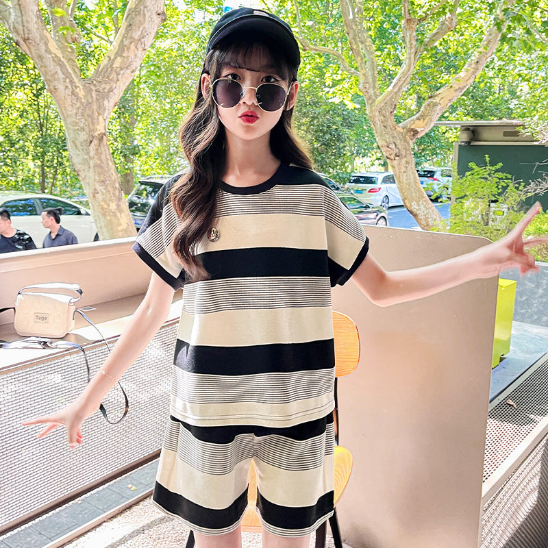 Girls Striped Round Neck Top With Shorts